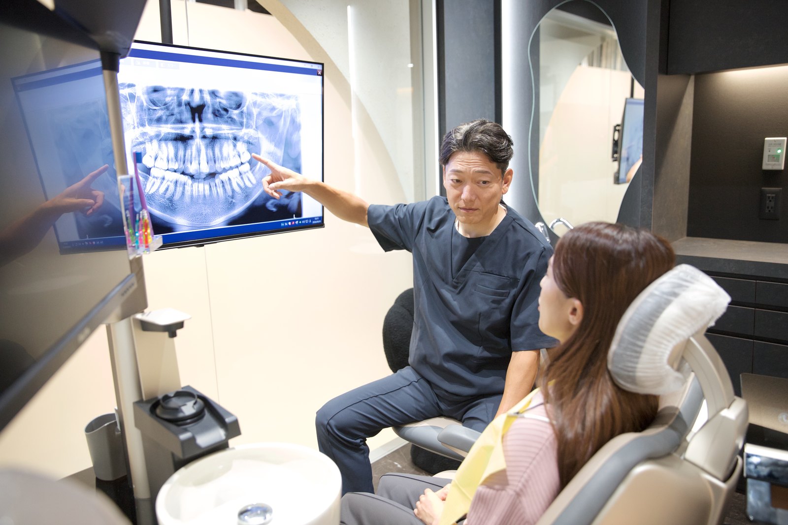 レントゲンを用いた治療計画の説明